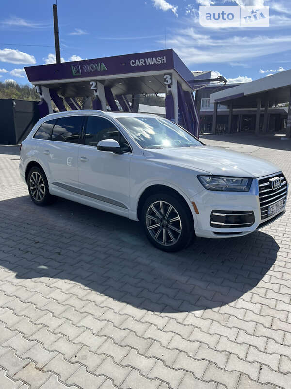 Внедорожник / Кроссовер Audi Q7 2016 в Черновцах
