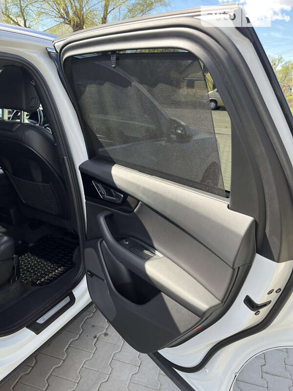 Внедорожник / Кроссовер Audi Q7 2016 в Черновцах