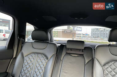 Позашляховик / Кросовер Audi Q7 2017 в 