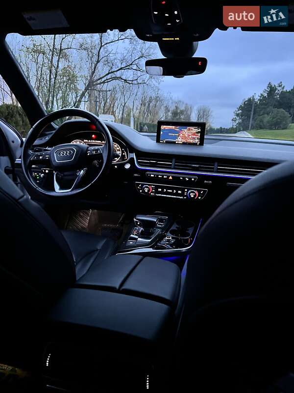 Внедорожник / Кроссовер Audi Q7 2018 в Днепре