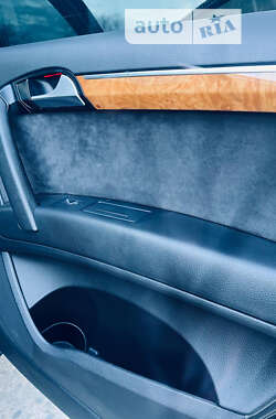 Внедорожник / Кроссовер Audi Q7 2013 в 