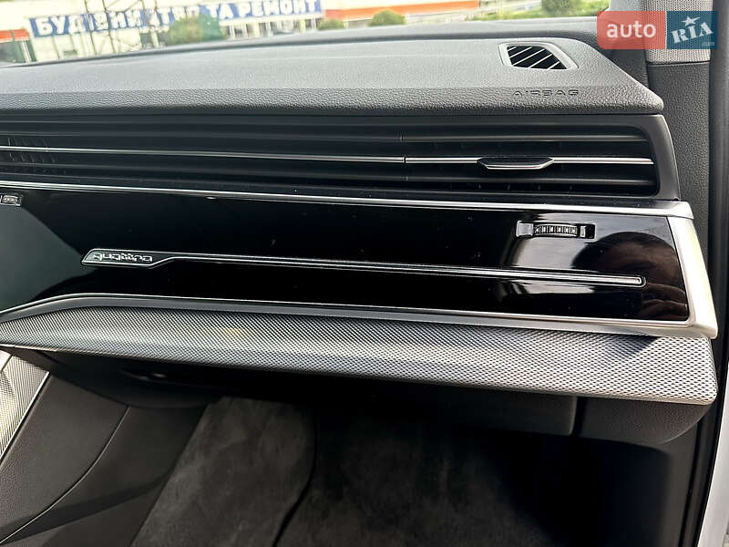 Позашляховик / Кросовер Audi Q7 2020 в Ужгороді