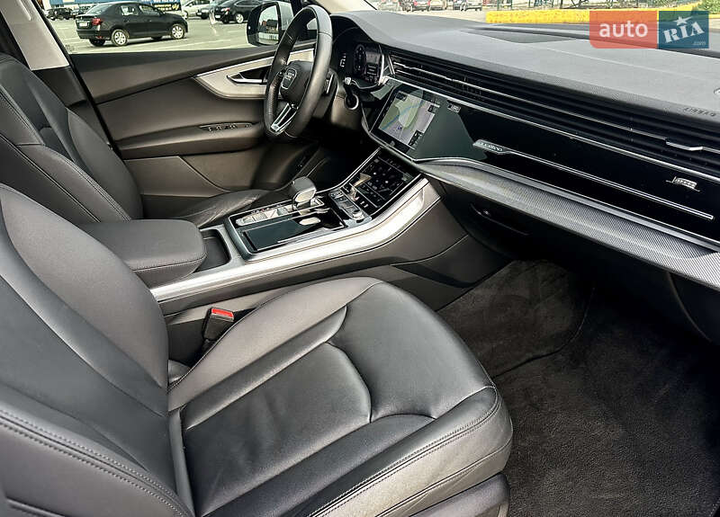 Позашляховик / Кросовер Audi Q7 2020 в Ужгороді