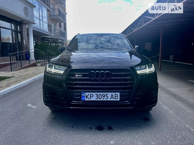 Позашляховик / Кросовер Audi Q7 2016 в Запоріжжі