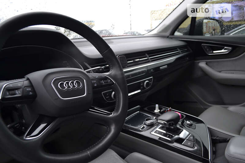 Внедорожник / Кроссовер Audi Q7 2018 в Ровно