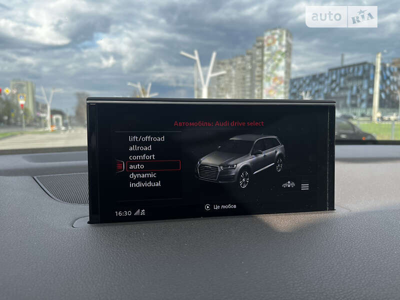 Внедорожник / Кроссовер Audi Q7 2017 в Харькове
