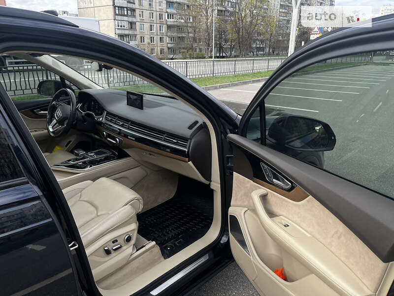 Внедорожник / Кроссовер Audi Q7 2017 в Харькове