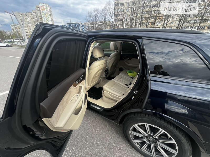 Внедорожник / Кроссовер Audi Q7 2017 в Харькове