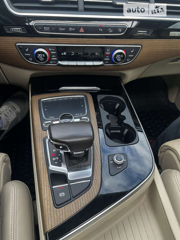 Внедорожник / Кроссовер Audi Q7 2017 в Харькове