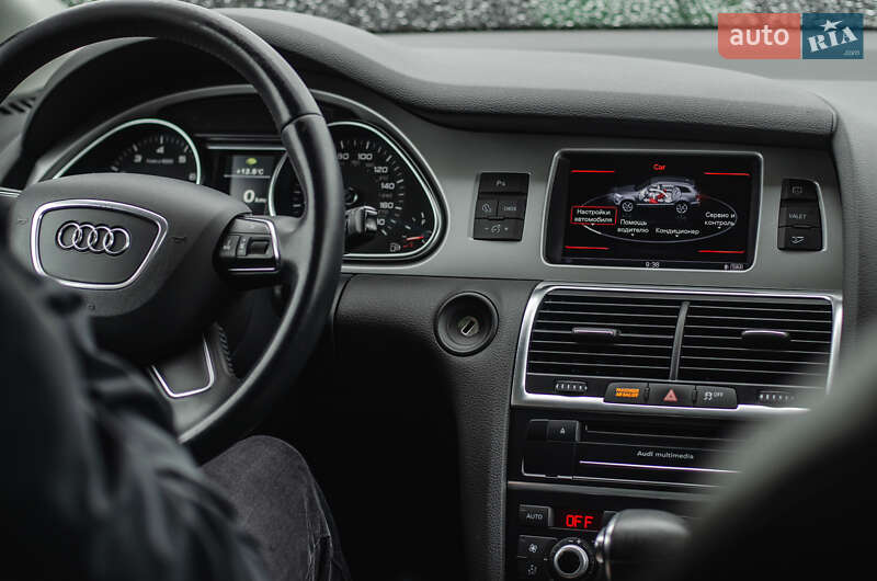 Позашляховик / Кросовер Audi Q7 2015 в Тернополі