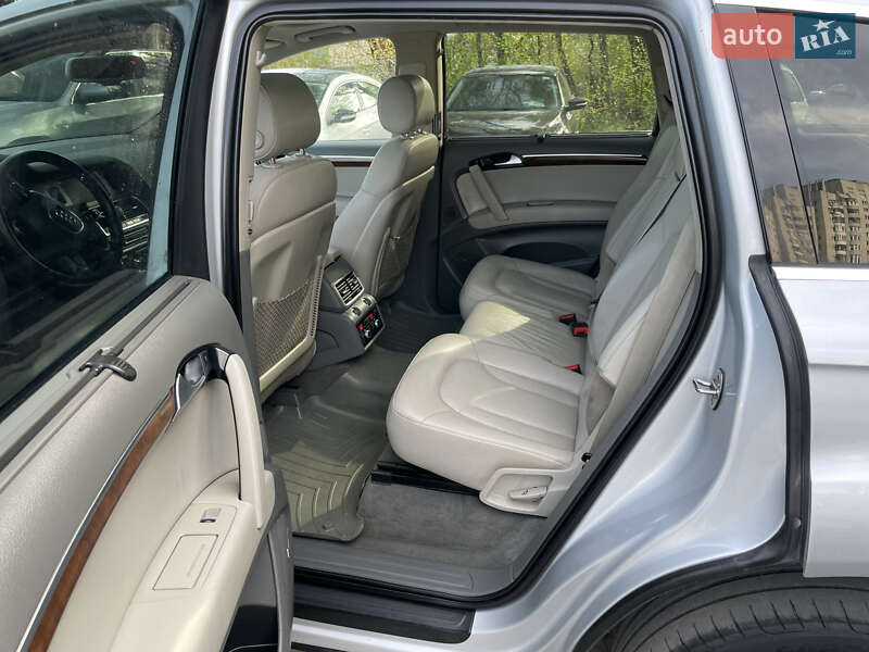 Позашляховик / Кросовер Audi Q7 2012 в Львові