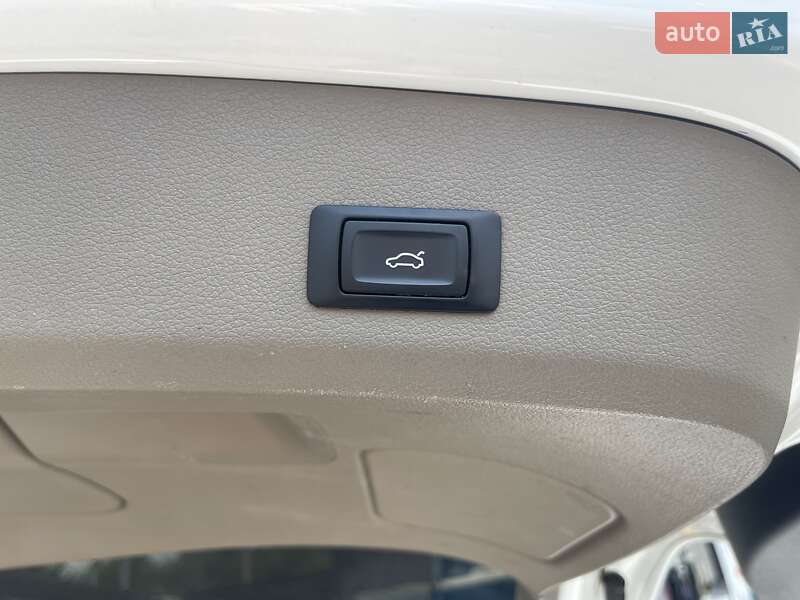 Позашляховик / Кросовер Audi Q7 2013 в Києві
