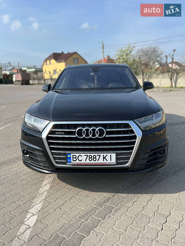 Позашляховик / Кросовер Audi Q7 2015 в Городку