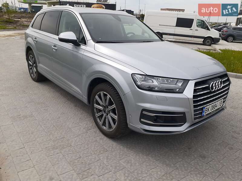 Позашляховик / Кросовер Audi Q7 2018 в Львові