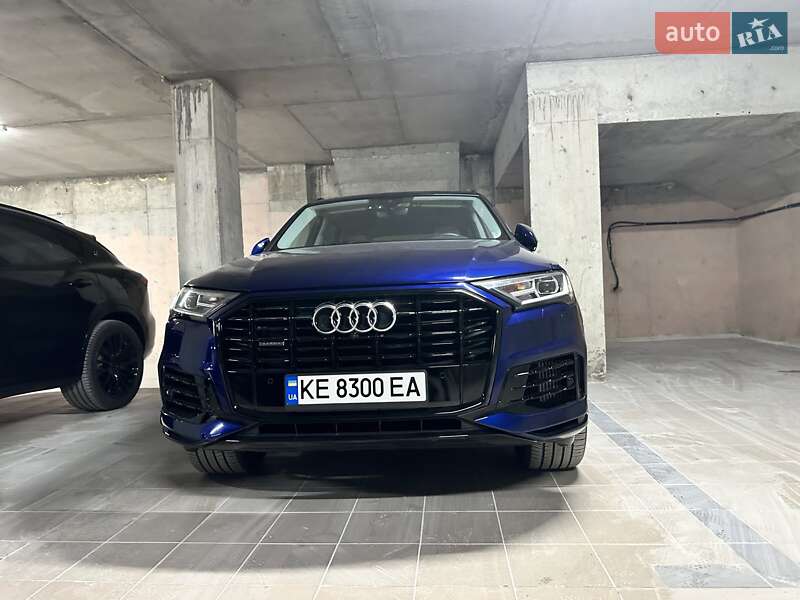 Позашляховик / Кросовер Audi Q7 2020 в Дніпрі