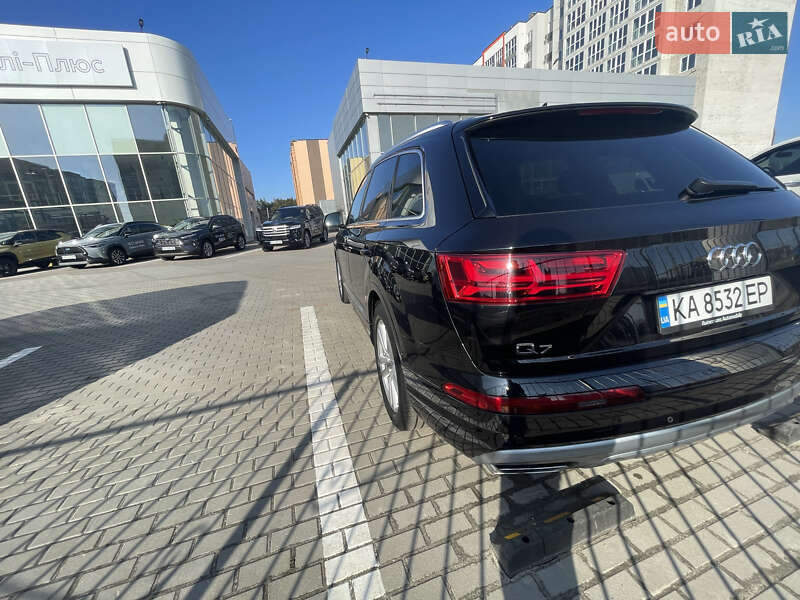 Позашляховик / Кросовер Audi Q7 2016 в Чернігові