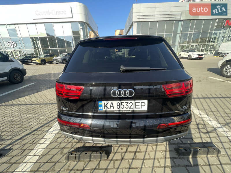 Позашляховик / Кросовер Audi Q7 2016 в Чернігові