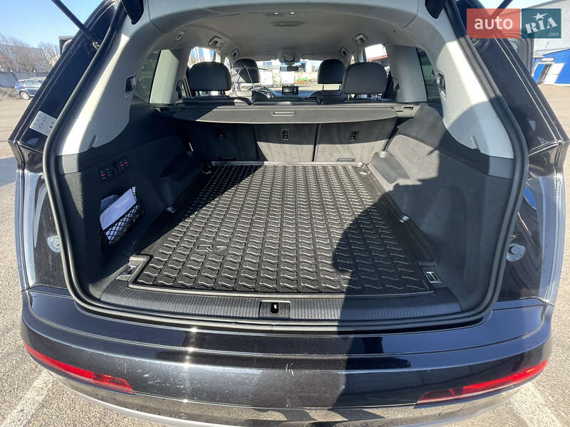 Позашляховик / Кросовер Audi Q7 2016 в Чернігові