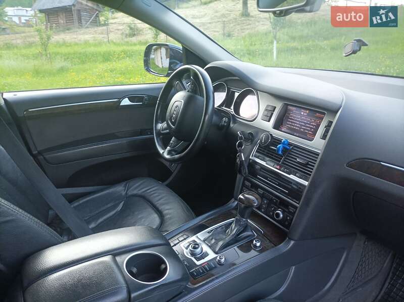 Внедорожник / Кроссовер Audi Q7 2012 в Косове