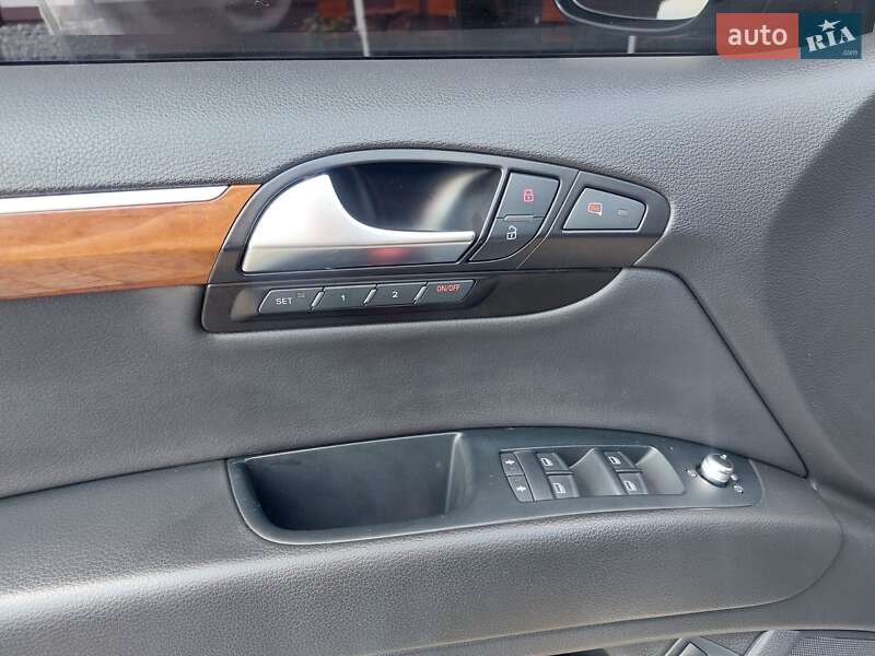 Позашляховик / Кросовер Audi Q7 2009 в Житомирі