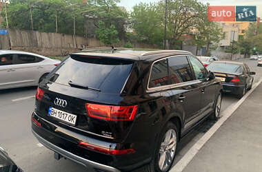 Внедорожник / Кроссовер Audi Q7 2018 в 