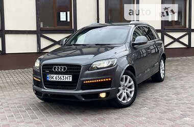 Позашляховик / Кросовер Audi Q7 2007 в Рівному