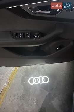 Внедорожник / Кроссовер Audi Q7 2015 в 