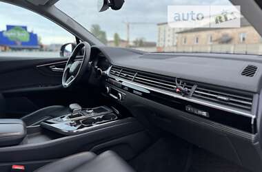 Внедорожник / Кроссовер Audi Q7 2018 в 