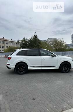 Внедорожник / Кроссовер Audi Q7 2023 в Киеве