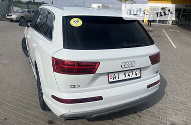 Позашляховик / Кросовер Audi Q7 2017 в Рівному