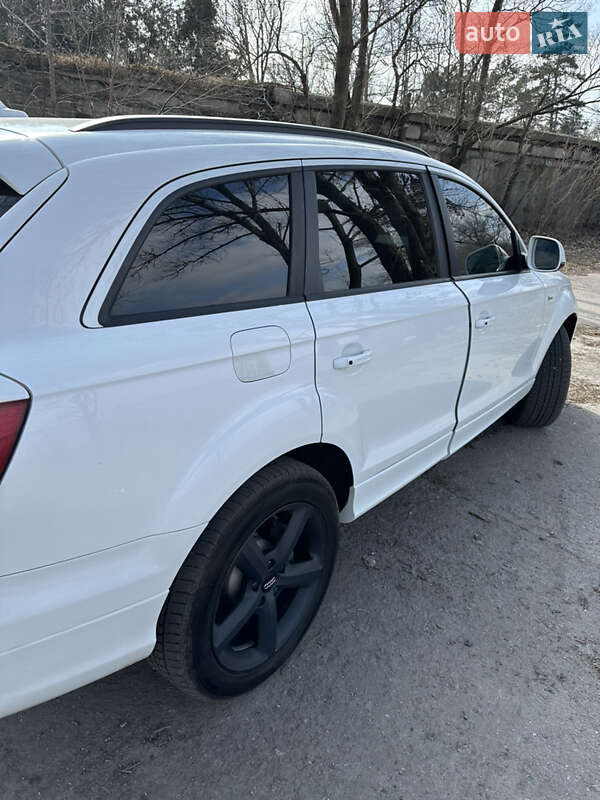 Внедорожник / Кроссовер Audi Q7 2014 в Днепре