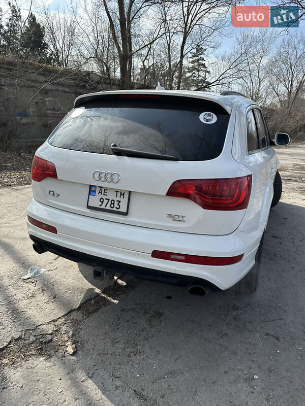 Внедорожник / Кроссовер Audi Q7 2014 в Днепре