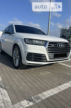 Внедорожник / Кроссовер Audi Q7 2016 в 