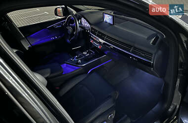 Внедорожник / Кроссовер Audi Q7 2016 в 