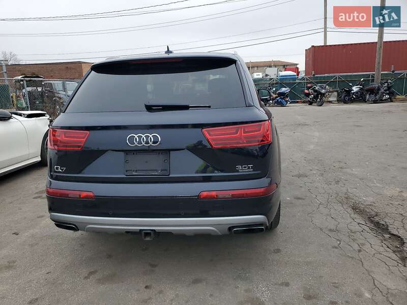 Позашляховик / Кросовер Audi Q7 2016 в Вінниці