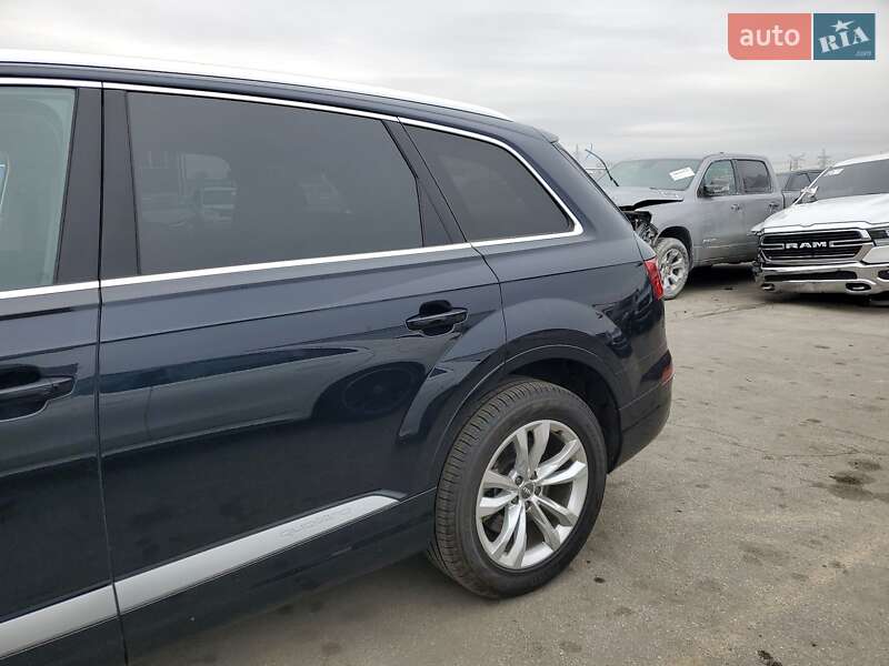 Позашляховик / Кросовер Audi Q7 2016 в Вінниці