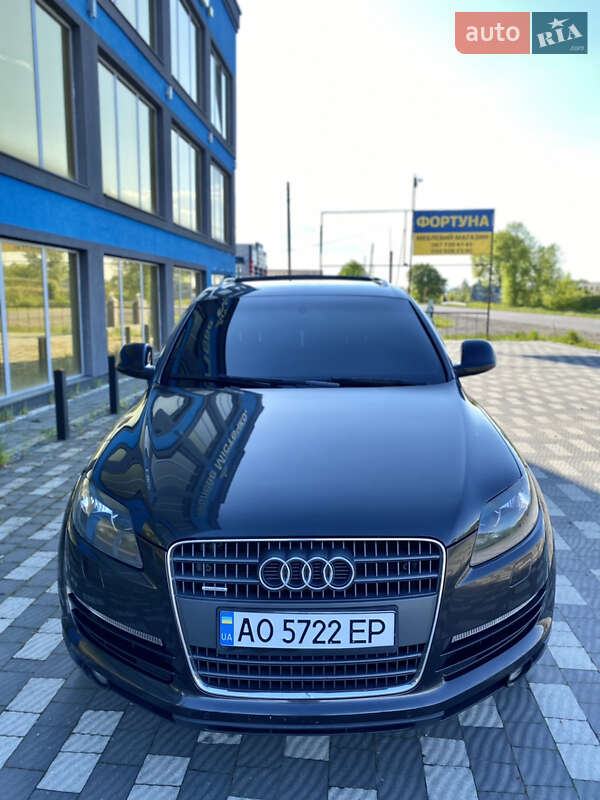 Внедорожник / Кроссовер Audi Q7 2007 в Тячеве