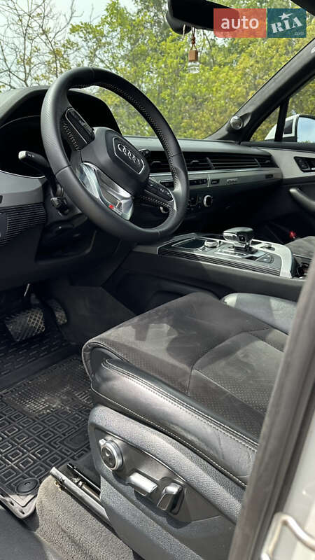 Позашляховик / Кросовер Audi Q7 2015 в Южноукраїнську