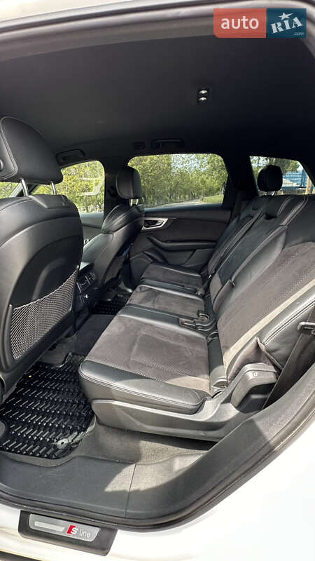Позашляховик / Кросовер Audi Q7 2015 в Южноукраїнську
