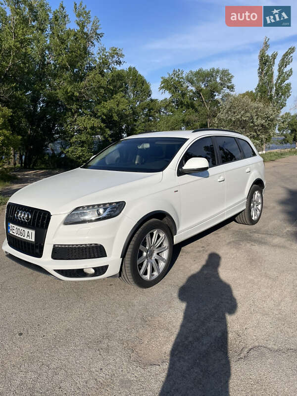 Внедорожник / Кроссовер Audi Q7 2014 в Каменском