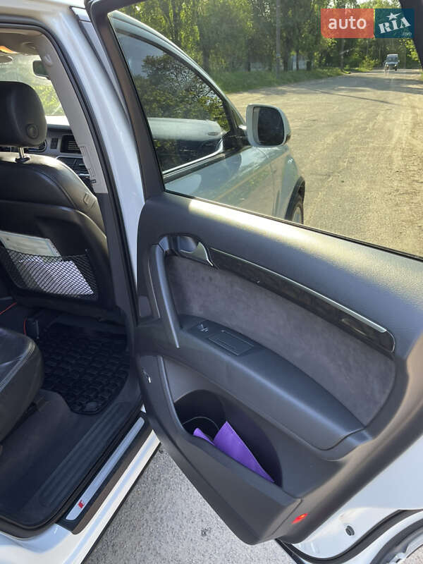 Внедорожник / Кроссовер Audi Q7 2014 в Каменском