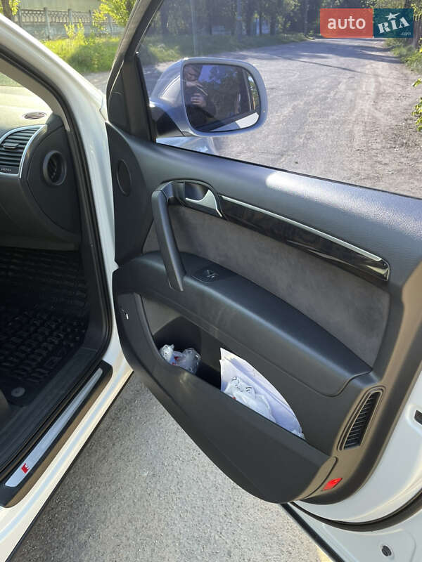 Внедорожник / Кроссовер Audi Q7 2014 в Каменском