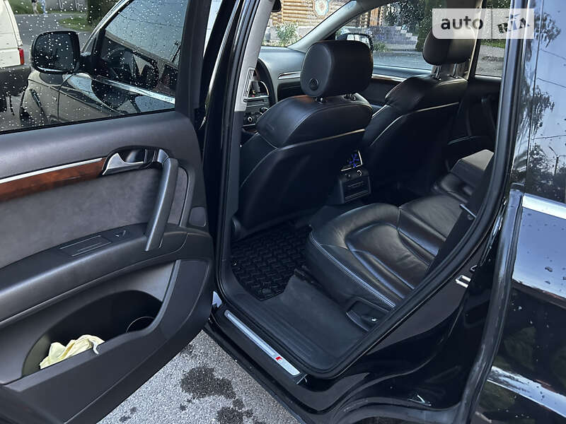 Позашляховик / Кросовер Audi Q7 2010 в Миронівці