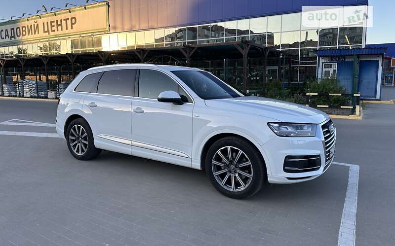 Внедорожник / Кроссовер Audi Q7 2017 в Сумах