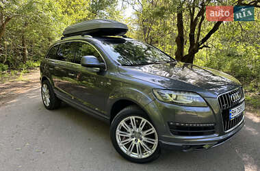 Внедорожник / Кроссовер Audi Q7 2015 в 
