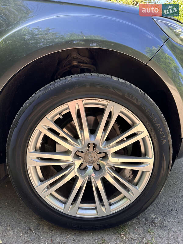 Позашляховик / Кросовер Audi Q7 2015 в Одесі