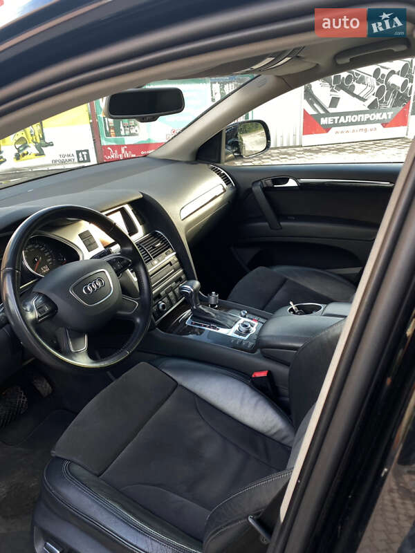 Внедорожник / Кроссовер Audi Q7 2013 в Звягеле