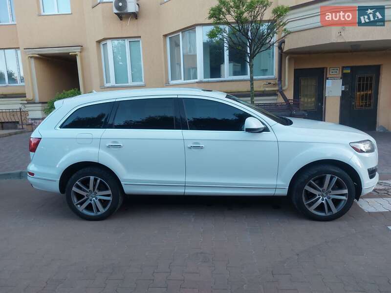 Позашляховик / Кросовер Audi Q7 2014 в Києві