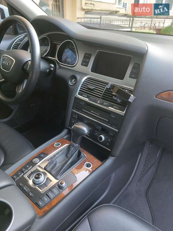 Позашляховик / Кросовер Audi Q7 2014 в Києві