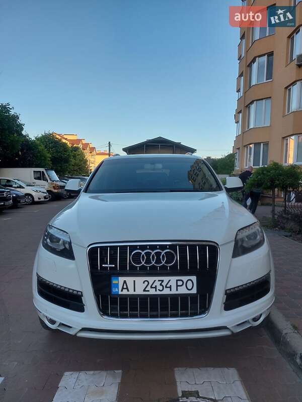 Позашляховик / Кросовер Audi Q7 2014 в Києві